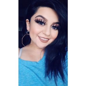 Meet your Posher, Paulina